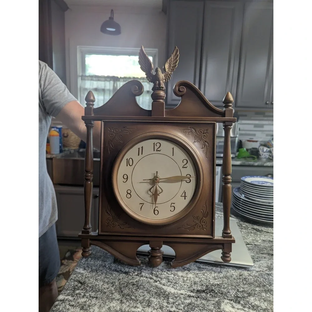 Vintage Syroco Eagle Clock #3884 USA Made Brown Mid Century Modern